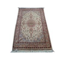 AHMEDANI Rectangle Area Rug Ivory Medallion Floral Hand Knotted Wool Silk Carpet (5 x 3)'