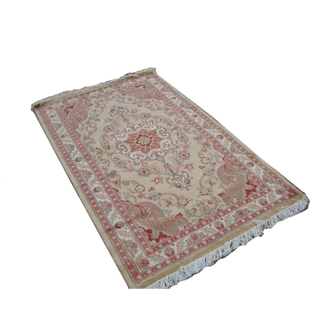 Wow Cream Ivory Floral Oriental Area Rug Hand Knotted Wool Silk Carpet (5 X 3)'