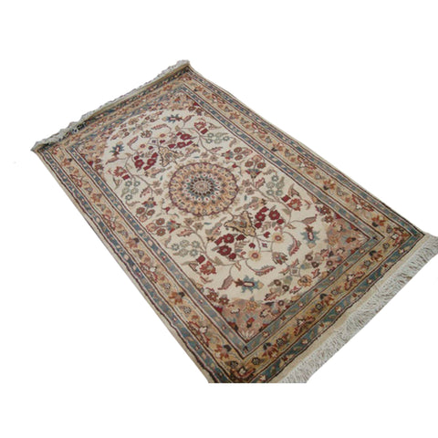 Wow Ivory Flowers Sun Area Rug Hand Knotted Wool Silk Carpet (5 x 3)'