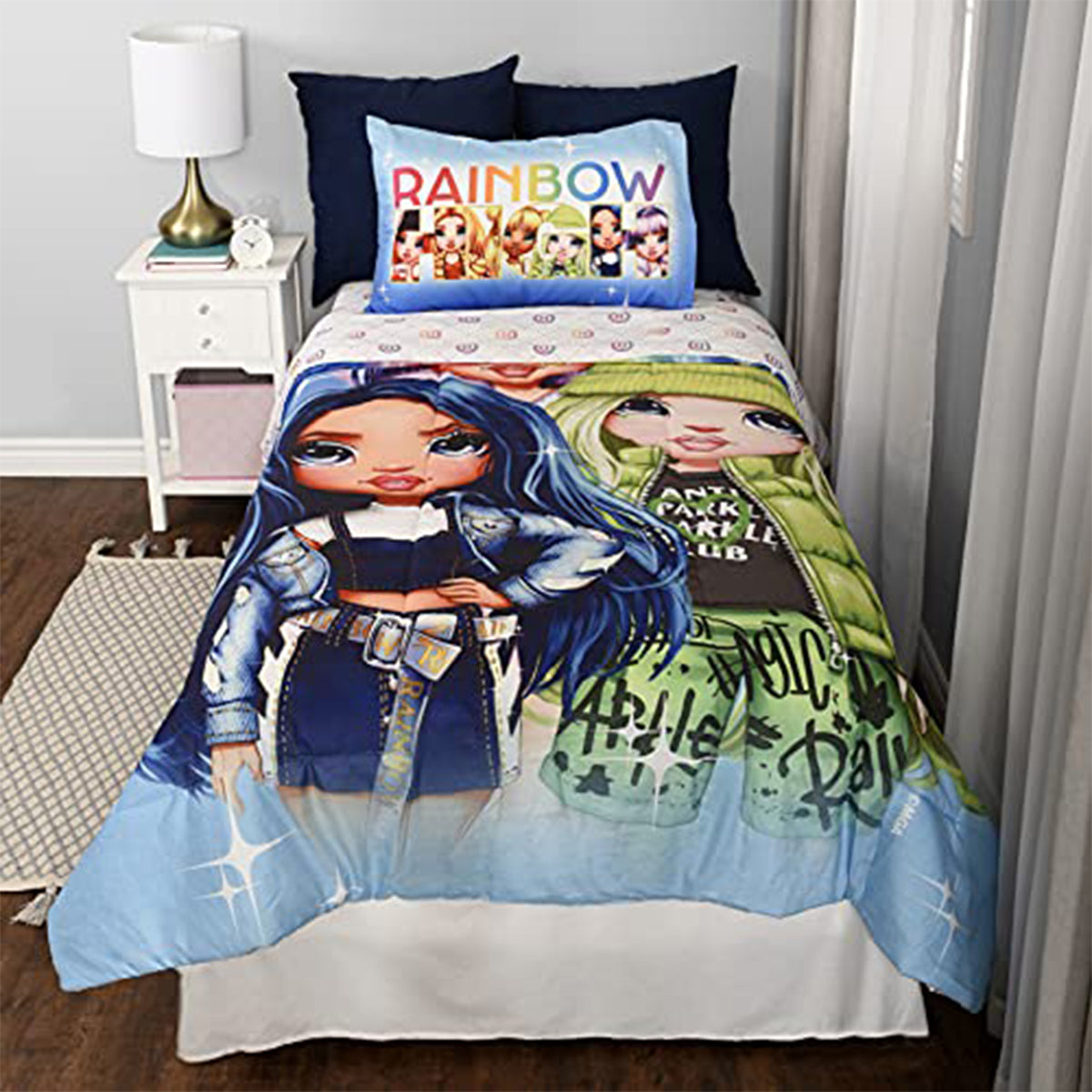 Rainbow High Twin Bedding Set EXPRESSIONS (4 Piece Set, Bed in a Bag) Includes Reversible Comforter, Flat Sheet, Fitted Sheet, and Pillowcase (Official Rainbow High Product)