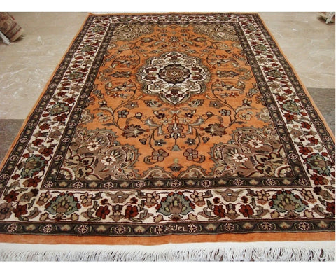 Awesome Floral Medallion Area Rug Hand Knotted Silk Wool Carpet (6 x 4)'