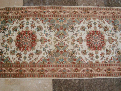 AHMEDANI Gorgeous Ivory Floral Medallion Wool Silk Hand Knotted Soft Hall Way Runner Rug (10.1 X 2.6)'