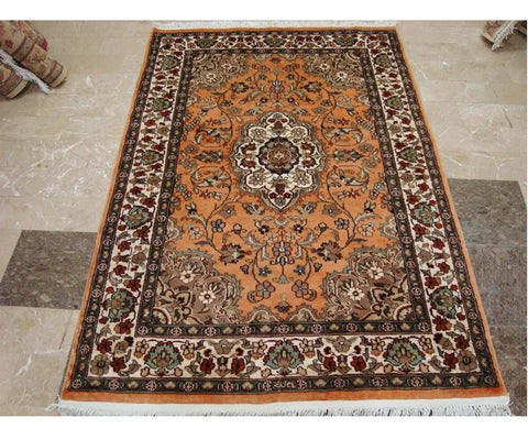 Awesome Floral Medallion Area Rug Hand Knotted Silk Wool Carpet (6 x 4)'