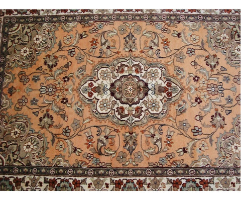 Awesome Floral Medallion Area Rug Hand Knotted Silk Wool Carpet (6 x 4)'