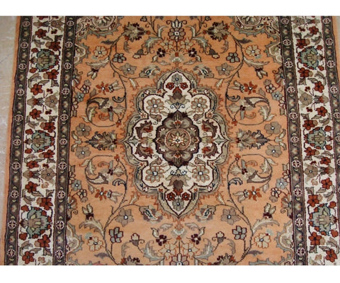Awesome Floral Medallion Area Rug Hand Knotted Silk Wool Carpet (6 x 4)'