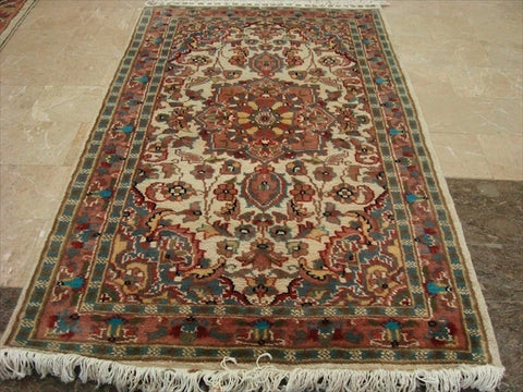 AHMEDANI Exclusive Medallion Flowers Area Rug Wool Silk Hand Knotted Carpet (4 x 2.6)'