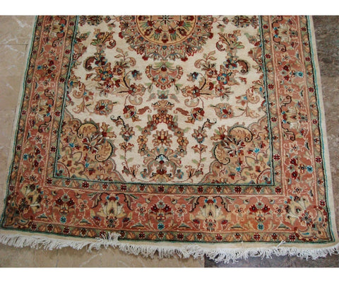 Awesome Ivory Medallion Flowers Rectangle Area Rug Hand Knotted Wool Silk Carpet (6 x 4)'