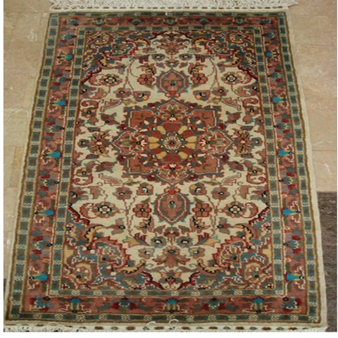 AHMEDANI Exclusive Medallion Flowers Area Rug Wool Silk Hand Knotted Carpet (4 x 2.6)'
