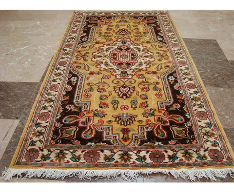 Exclusive Rectangle Area Rug Medallion Flowers Hand Knotted Wool Silk Carpet (5.7 x 3.1)'