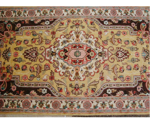 Exclusive Rectangle Area Rug Medallion Flowers Hand Knotted Wool Silk Carpet (5.7 x 3.1)'