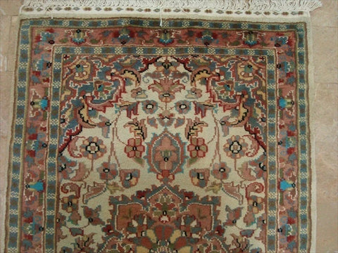 AHMEDANI Exclusive Medallion Flowers Area Rug Wool Silk Hand Knotted Carpet (4 x 2.6)'