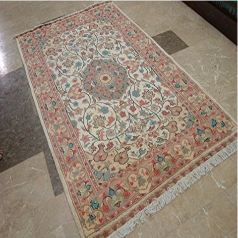 Exclusive Ivory Medallion Designed Rectangle Area Rugs Hand Knotted Wool Silk Carpet (6 x 4)'