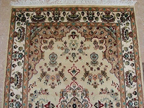 Exclusive Cream Ivory Touch Flower Lovely Area Rug Hand Knotted Wool Silk Carpet (6 X 4)'