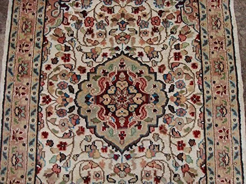 Love Ivory Medallion Flowers Area Rug Wool Silk Hand Knotted Carpet (5 x 3)'