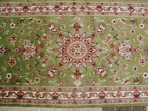 Exclusive Green Floral Kashan Soft Hand Knotted Hall Way Runner Rug (7.11 x 2.7)'