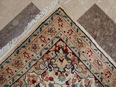 Love Ivory Medallion Flowers Area Rug Wool Silk Hand Knotted Carpet (5 x 3)'
