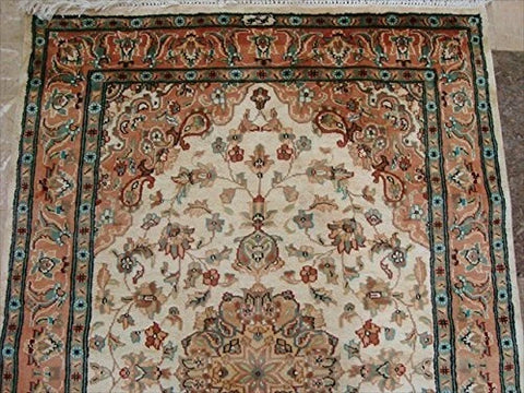 Exclusive Muted kashan Ivory Flower Medallion Area Rug Hand Knotted Wool Silk Carpet (6 x 4)'