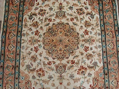 Exclusive Muted kashan Ivory Flower Medallion Area Rug Hand Knotted Wool Silk Carpet (6 x 4)'