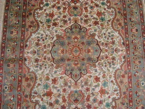 Awesome Gultarash Medallion Rectangle Area Rugs Wool Silk Hand Knotted Carpet (6 x 4)'