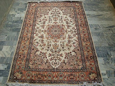 Guleaina Flowral Classic Designed Area Rug Hand Knotted Wool Silk Carpet (6 x 4)'