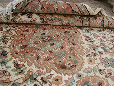 Gultarash Ivory Medallion Touch Flowers Rare Hand Knotted Area Rug Wool Silk Carpet (6 x 4)'