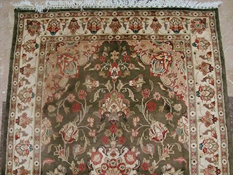 Exclusive Medallion Floral Green Hand Knotted Rectangle Area Rug (4 x 6)'