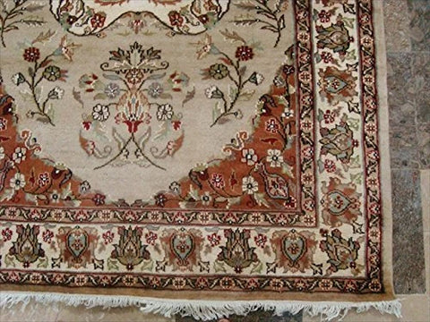 Awesome Ivory Medallion Flowers Rectangle Area Rug Hand Knotted Wool Silk Carpet (6 x 4)'