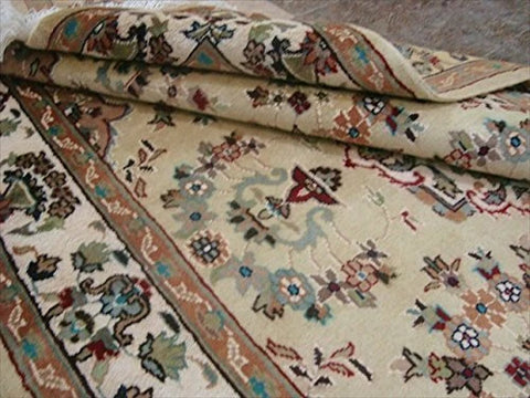 Exclusive Cream Ivory Touch Flower Lovely Area Rug Hand Knotted Wool Silk Carpet (6 X 4)'