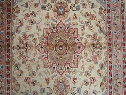 AHMEDANI Rectangle Area Rug Ivory Medallion Floral Hand Knotted Wool Silk Carpet (5 x 3)'