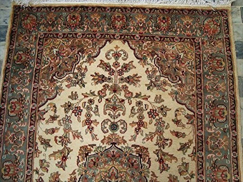 Exclusive Amazed Sarafian Floral Rectangle Area Rug Hand Knotted Wool Silk Carpet (6 X 4)'