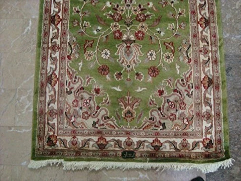 Exclusive Green Floral Kashan Soft Hand Knotted Hall Way Runner Rug (7.11 x 2.7)'