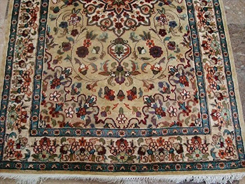 Beige Ivory Lovely Medallion Flower Area Rug Hand Knotted Wool Silk Carpet (6 X 4)'