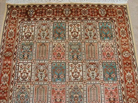 Exclusive Bakhtiar Floral Blocks Rectangle Area Rug Hand Knotted Wool Silk Carpet (8 x 5)'