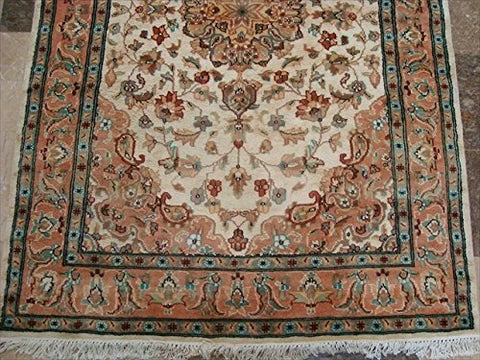 Exclusive Muted kashan Ivory Flower Medallion Area Rug Hand Knotted Wool Silk Carpet (6 x 4)'