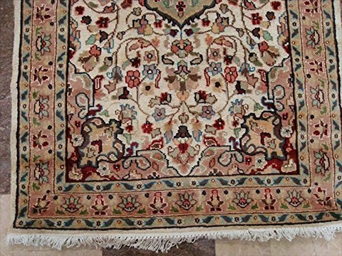 Love Ivory Medallion Flowers Area Rug Wool Silk Hand Knotted Carpet (5 x 3)'