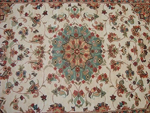Chiraag Bunch Ivory Medallion Floral Rectangle Area Rug Hand Knotted Wool Silk Carpet (6 x 4)'