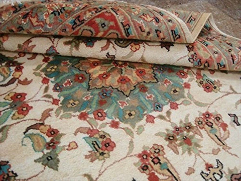 Chiraag Bunch Ivory Medallion Floral Rectangle Area Rug Hand Knotted Wool Silk Carpet (6 x 4)'