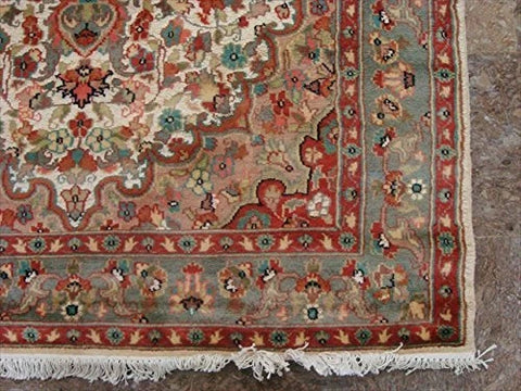 Awesome Gultarash Medallion Rectangle Area Rugs Wool Silk Hand Knotted Carpet (6 x 4)'