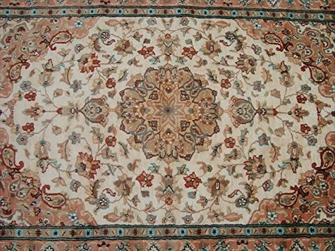Exclusive Muted kashan Ivory Flower Medallion Area Rug Hand Knotted Wool Silk Carpet (6 x 4)'
