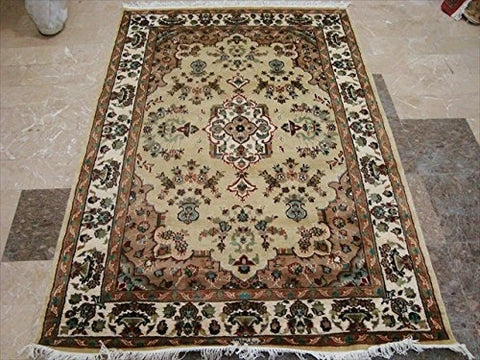 Exclusive Cream Ivory Touch Flower Lovely Area Rug Hand Knotted Wool Silk Carpet (6 X 4)'