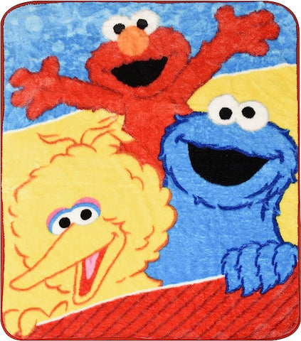 Sesame Street Multicolored All Overprinted Throw Blanket For Kids (40x50) Inches