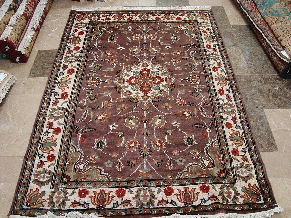 Awesome Floral Medallion Rectangle Area Rug Hand Knotted Wool Silk Carpet (6 x 4)'