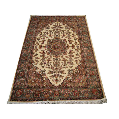 Exclusive Amazed Sarafian Floral Rectangle Area Rug Hand Knotted Wool Silk Carpet (6 X 4)'