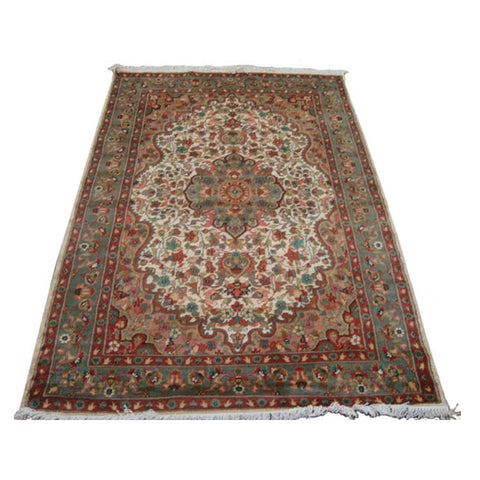 Awesome Gultarash Medallion Rectangle Area Rugs Wool Silk Hand Knotted Carpet (6 x 4)'