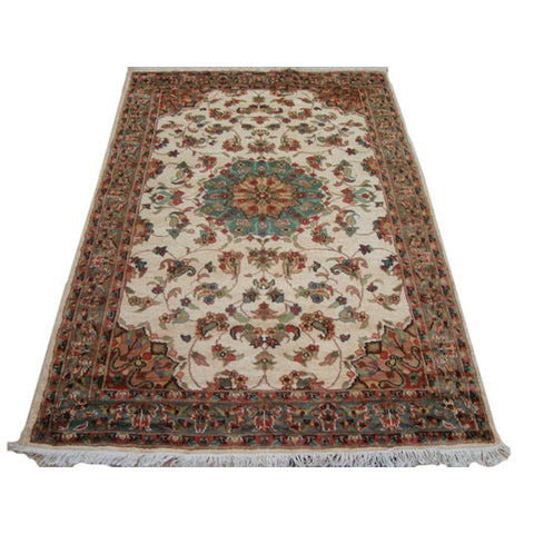 Chiraag Bunch Ivory Medallion Floral Rectangle Area Rug Hand Knotted Wool Silk Carpet (6 x 4)'