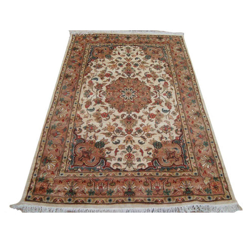 Exclusive Ivory Medallion Taj Rectangle Area Rug Wool Silk Hand Knotted Carpet (6 x 4)'