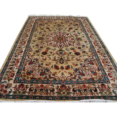 Beige Ivory Lovely Medallion Flower Area Rug Hand Knotted Wool Silk Carpet (6 X 4)'